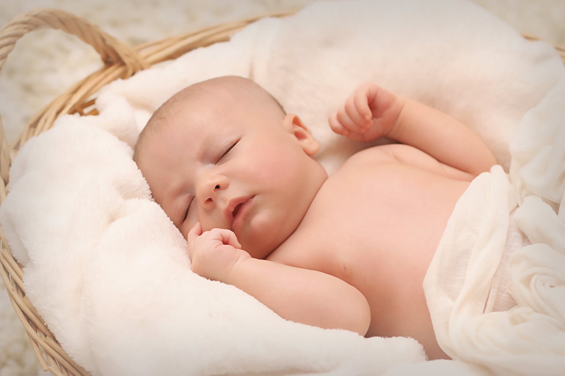 Baby Sleep Solutions: Establishing Healthy Sleep Habits for Newborns